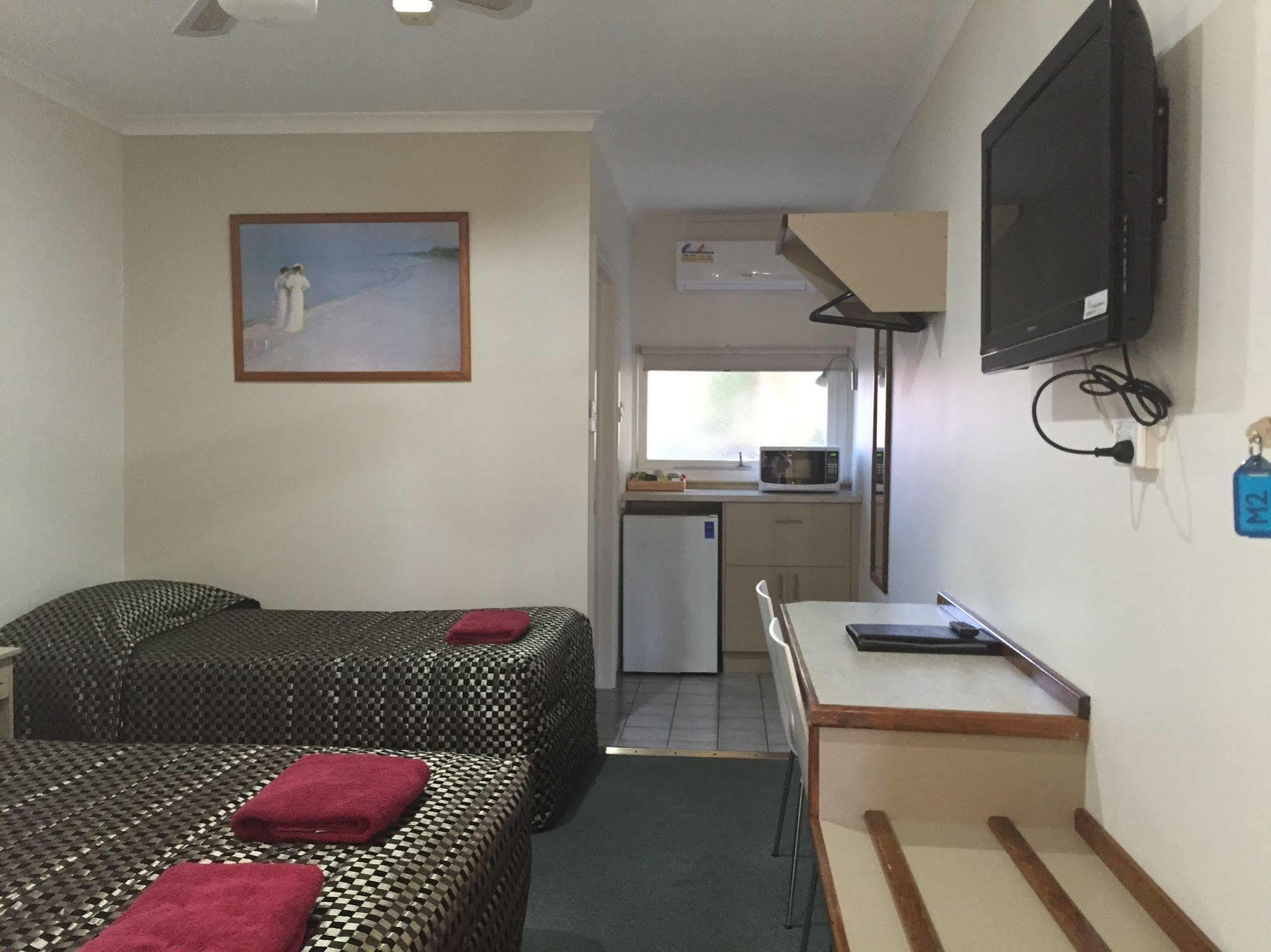 High Street Motel Echuca Bagian luar foto